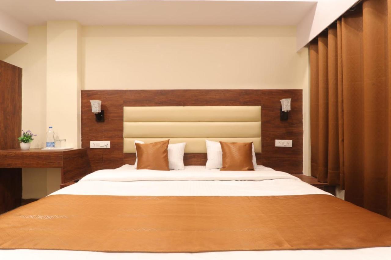 Hotel Blueark Lucknow Exterior foto